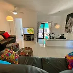 Beach Bungalow Holiday Home Vakantiehuis