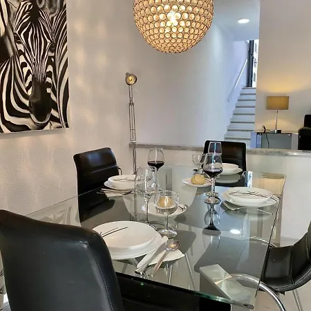 Beach Bungalow Holiday Home *