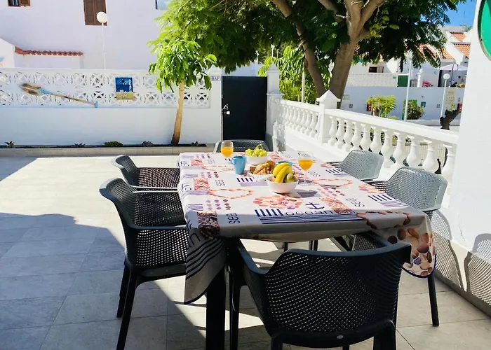 Beach Bungalow Holiday Home Будинок відпочинку *