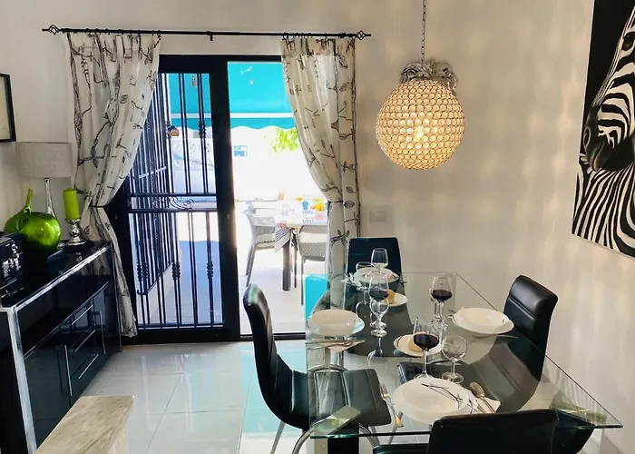 Beach Bungalow Holiday Home Будинок відпочинку Адехе