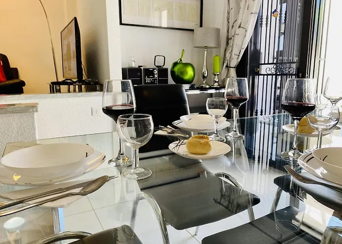 Будинок відпочинку Beach Bungalow Holiday Home