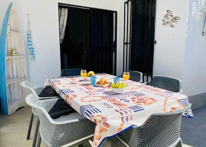 Beach Bungalow Holiday Home Адехе