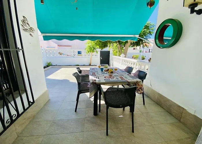 Beach Bungalow Holiday Home Адехе