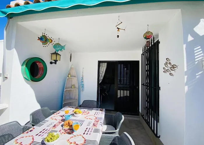 Beach Bungalow Holiday Home Будинок відпочинку *