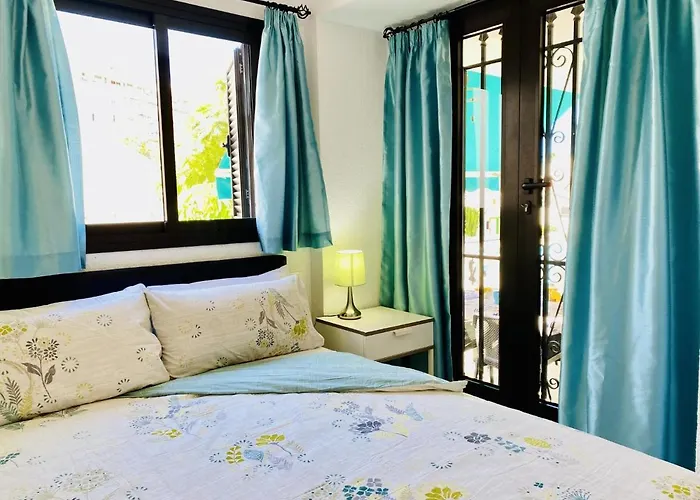 Beach Bungalow Holiday Home Будинок відпочинку Адехе