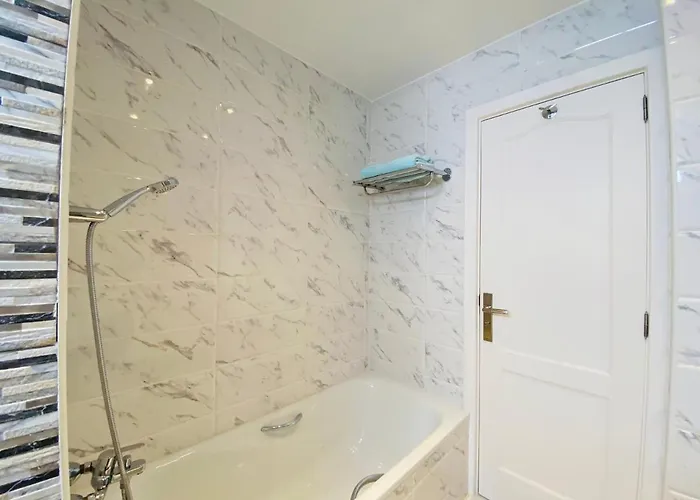 Будинок відпочинку Beach Bungalow Holiday Home