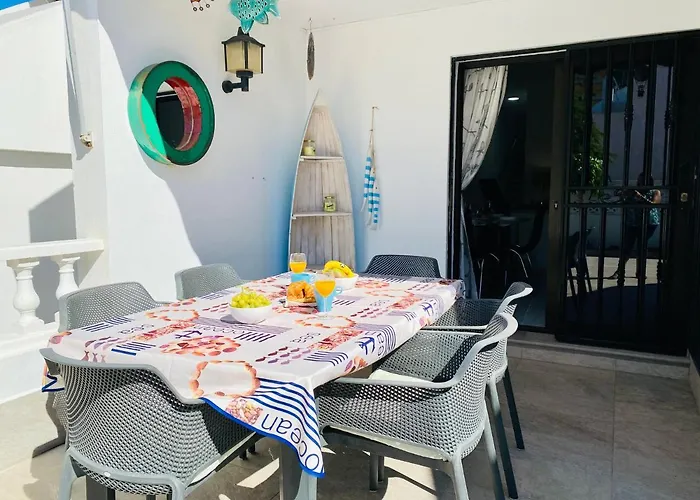 Beach Bungalow Holiday Home Адехе